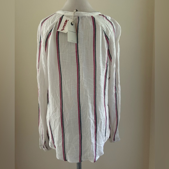 BRAND NEW W/ TAGS White Striped Top - Picture 4 of 7